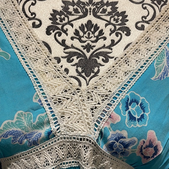 Tiffany blue bohemian top with bell sleeves. - Picture 3 of 7